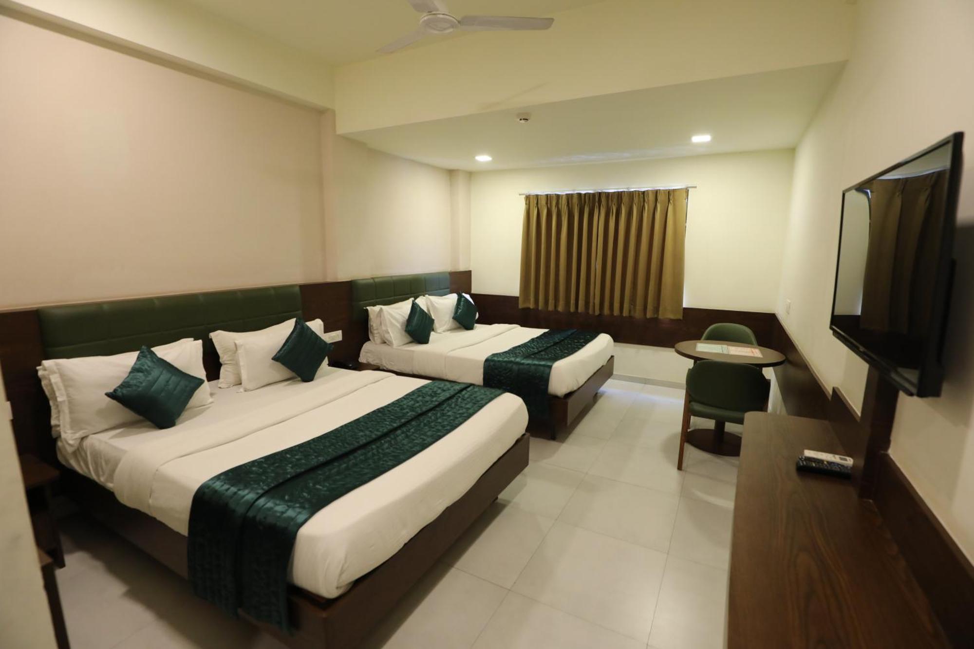 Greenotel Rooms Hazira, Surat Exterior foto