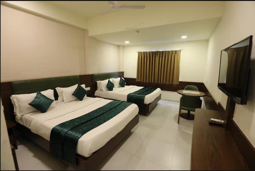Greenotel Rooms Hazira, Surat Exterior foto